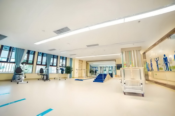 2025深圳市户口申请_你属于我，酋长近端锋凯尔西首次晒出与霉霉恋爱后的甜蜜合照 酋长近端锋温不到现在不火